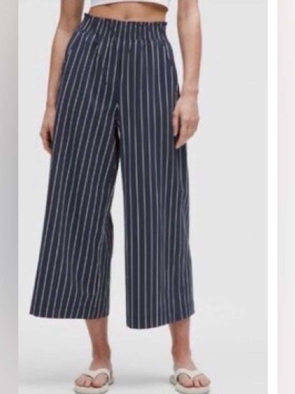 NWOT lululemon cropped pants